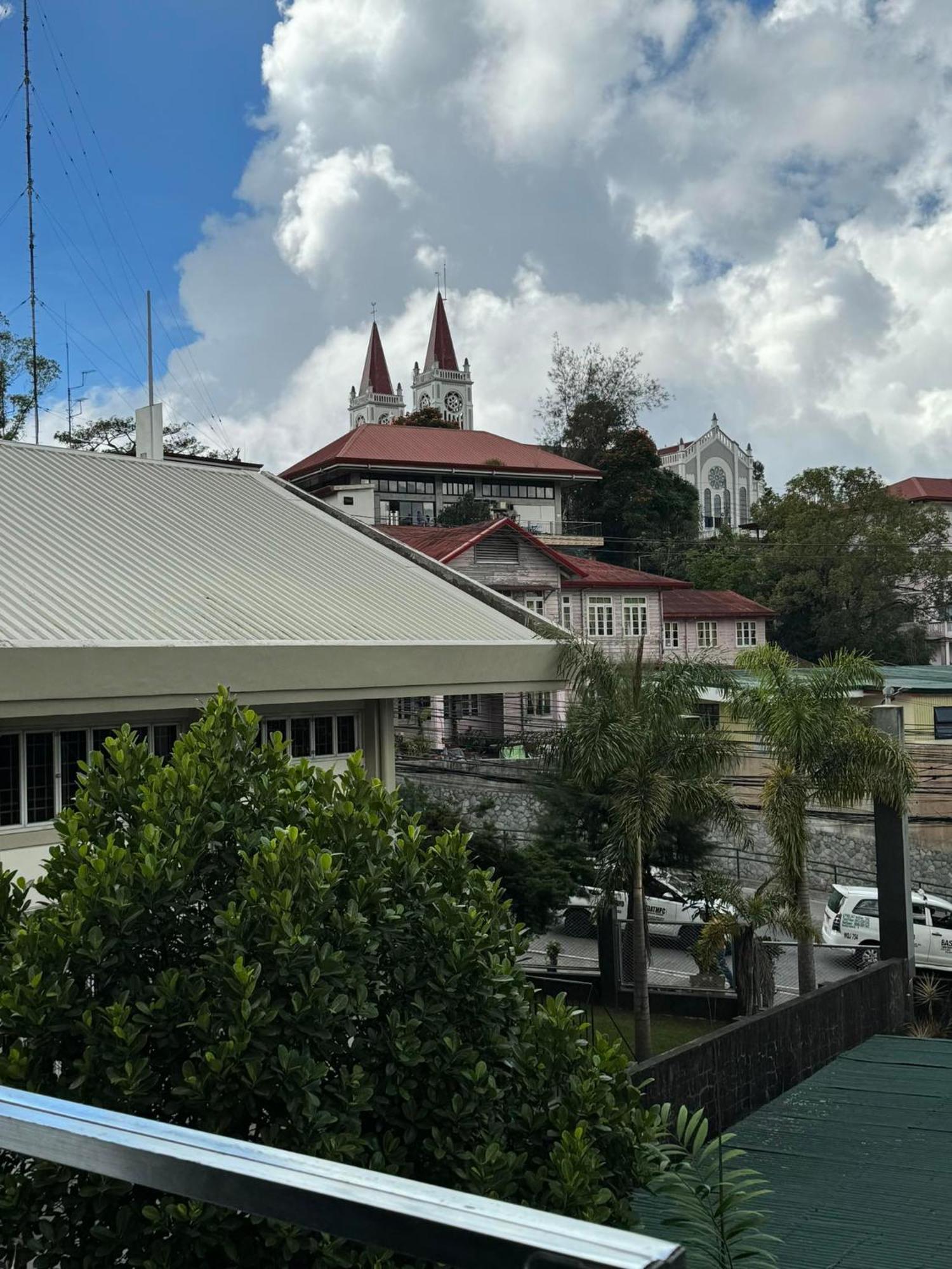 Susana'S Baguio Condotel Baguio City Buitenkant foto
