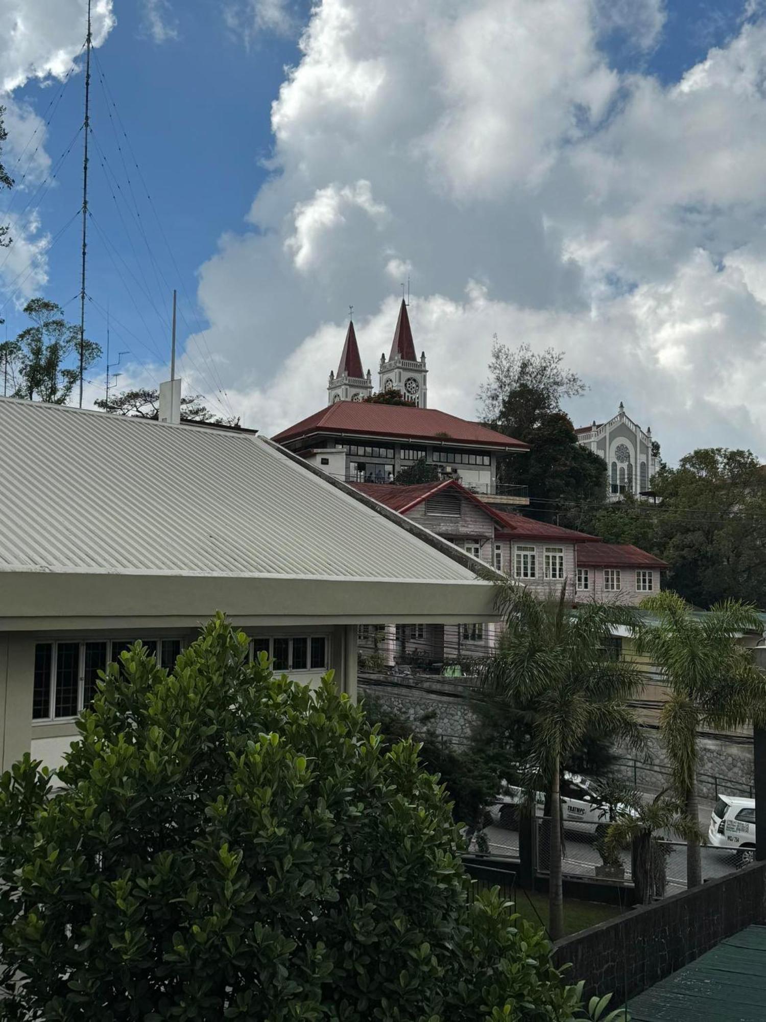 Susana'S Baguio Condotel Baguio City Buitenkant foto